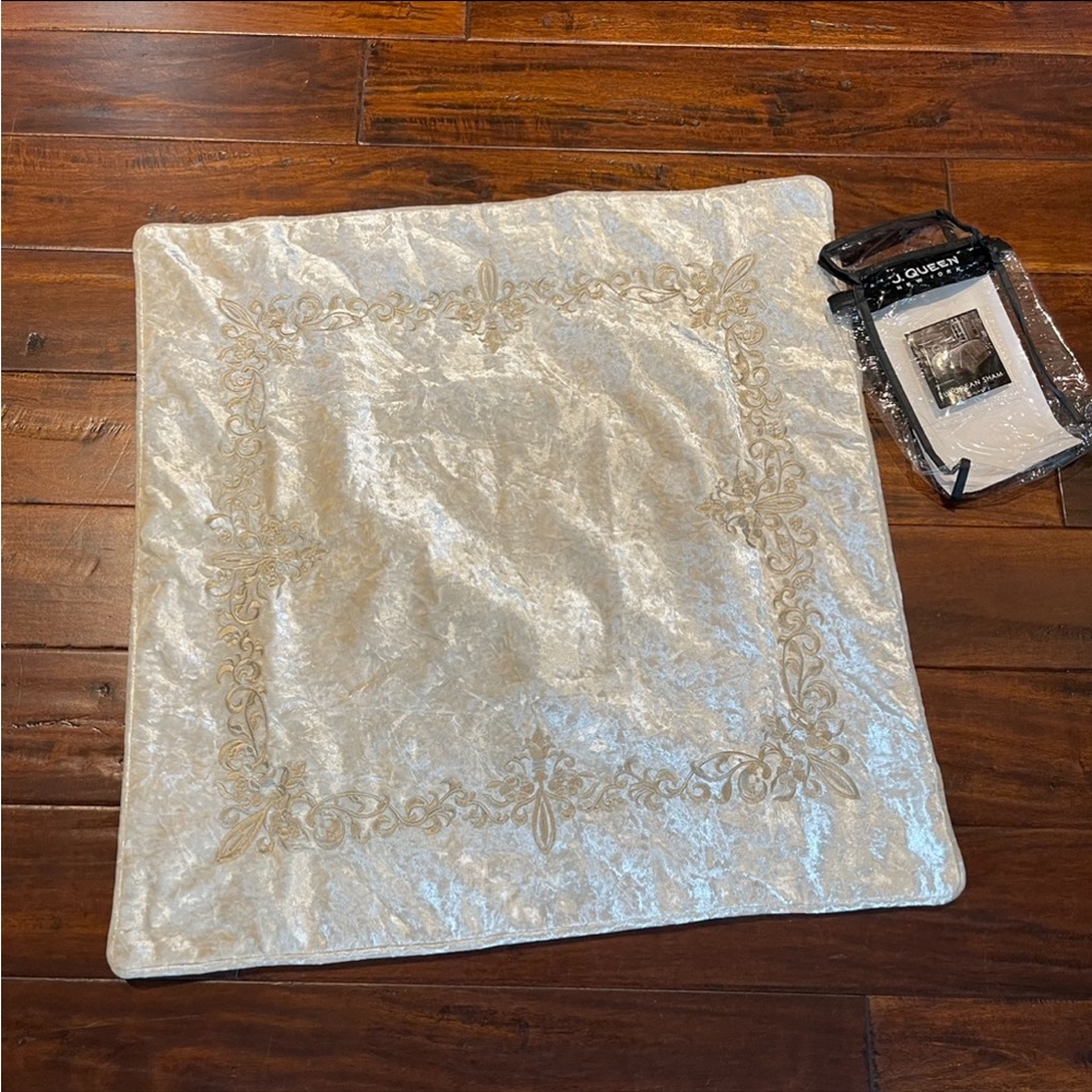 New J Queen Ivory velvet embroidery euro